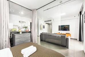 2 室のベッドルーム、WiFi、ベッドシーツ
