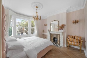 3 chambres, fer et planche à repasser, Wi-Fi, draps fournis