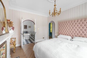 3 bedrooms, iron/ironing board, WiFi, bed sheets - Blossom House New 3Bed house in Barons Court (Greater London)