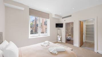 3 bedrooms, WiFi, bed sheets