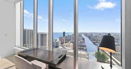 2BR Ocean Penthouse: Private Terrace & Hot Tub