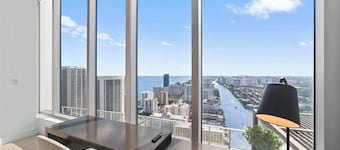 2BR Ocean Penthouse: Private Terrace & Hot Tub