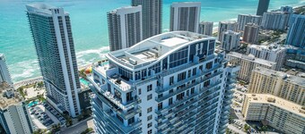 2BR Ocean Penthouse: Private Terrace & Hot Tub