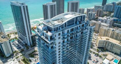 2BR Ocean Penthouse: Private Terrace & Hot Tub