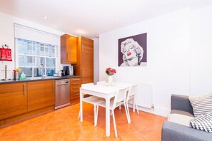 Interior - New 2Bed apartment in Covent Garden (London)