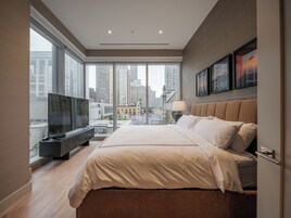 Premium bedding, pillow-top beds, in-room safe, desk