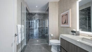 Suite, City View | Bathroom