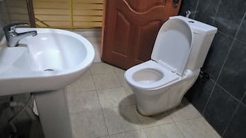 Standard Single Room, City View | Bathroom
