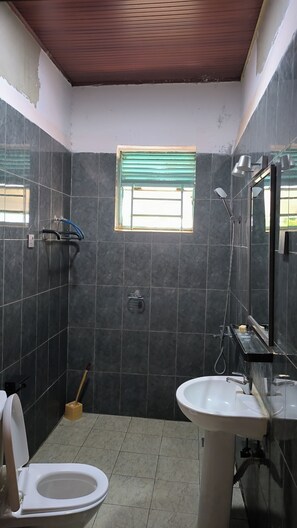 Standard Single Room, City View | Bathroom