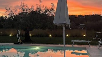 Sæsonbestemt udendørs pool