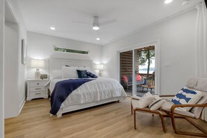 3 bedrooms, desk, iron/ironing board, travel crib