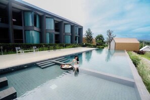Ảnh chưa phân loại, 3 trong số 26 ảnh, nút