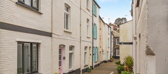 Seaways - Cornwall - Two Bedroom House, Sleeps 4