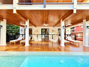 Pool - Pool House @ Pacific Pearl, Milton Bight (José Santos Guardiola)
