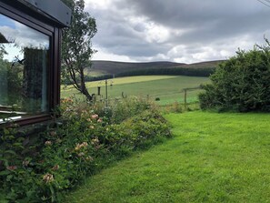 Property grounds - The Mill - Amazing spacious mountain escape in Speyside & the Cairngorms (Ballindalloch)