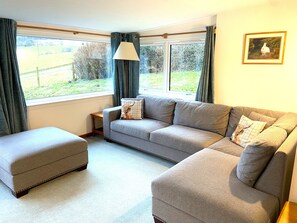 Living area - The Mill - Amazing spacious mountain escape in Speyside & the Cairngorms (Ballindalloch)