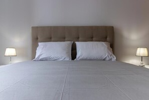 3 chambres, fer et planche à repasser, Wi-Fi gratuit, draps fournis