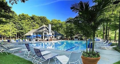 Cozy 2-bedroom condo with WiFi, AC in enchanting Hidden Valley