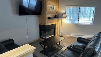 Una Smart TV, libros