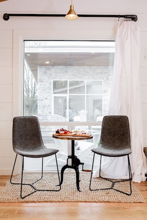 Interior. Amoureux Suite at Baetje Farms