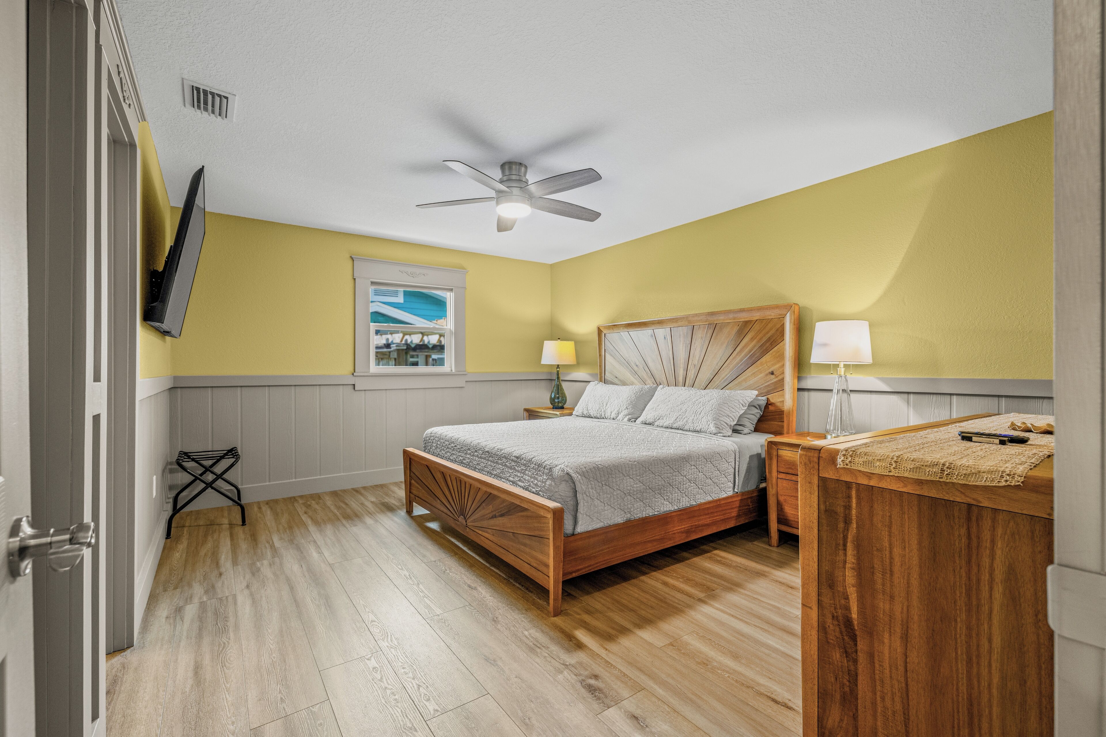 4 bedrooms, iron/ironing board, travel crib, free WiFi