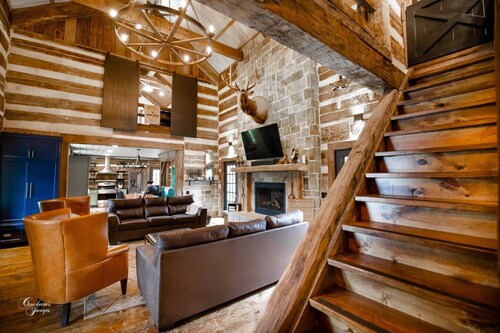 Gorgeous 1856 Log Cabin, Completely Renovated