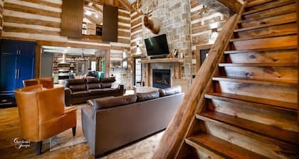 Gorgeous 1856 Log Cabin, Completely Renovated