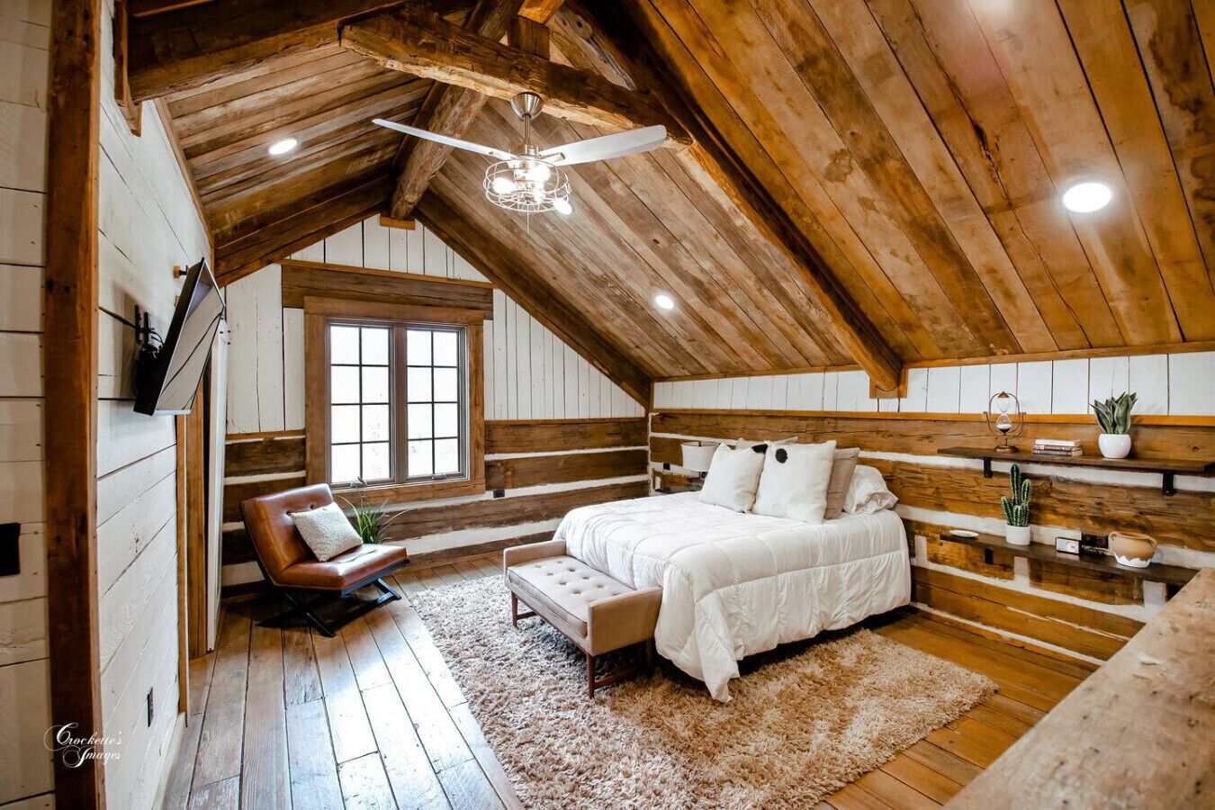 3 slaapkamers, een strijkplank/strijkijzer, wifi, beddengoed