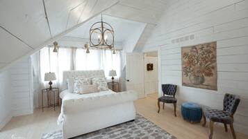 3 bedrooms, desk, iron/ironing board, WiFi