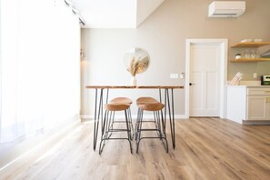 Dining - The Cottage, Rusted Route Farms (Jackson)