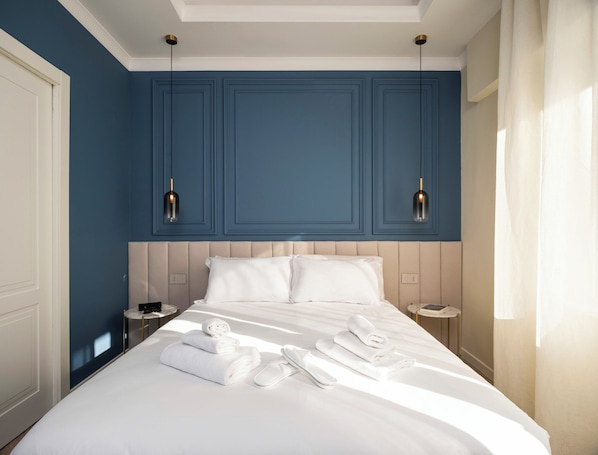 مكتب ومساحة عمل للكمبيوتر المحمول وواي فاي مجانًا