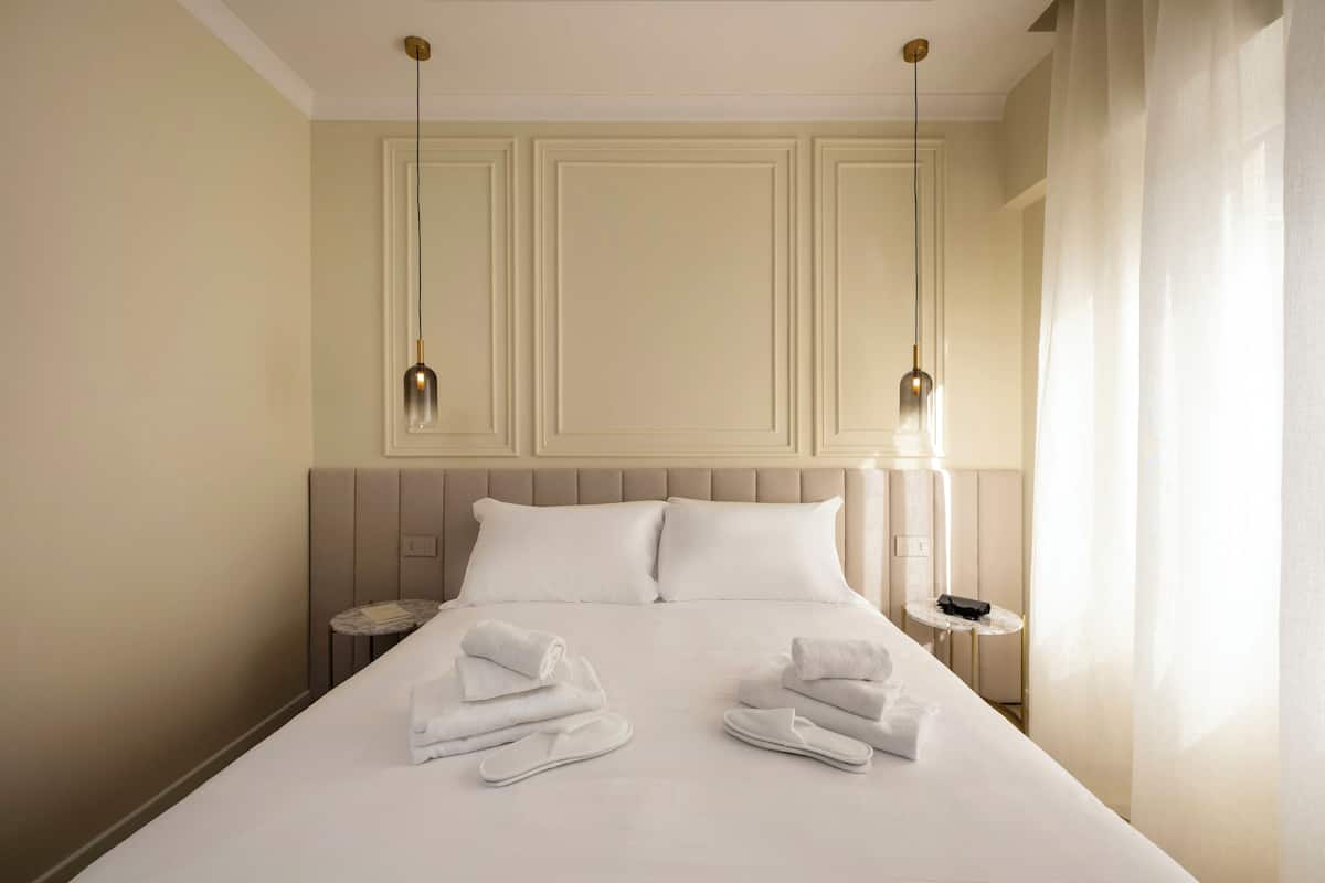 Superior Room | Meja, ruang kerja komputer riba, Wi-fi percuma