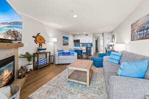 Smart TV, fireplace