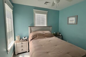 2 habitaciones, tabla de planchar con plancha, wifi y ropa de cama