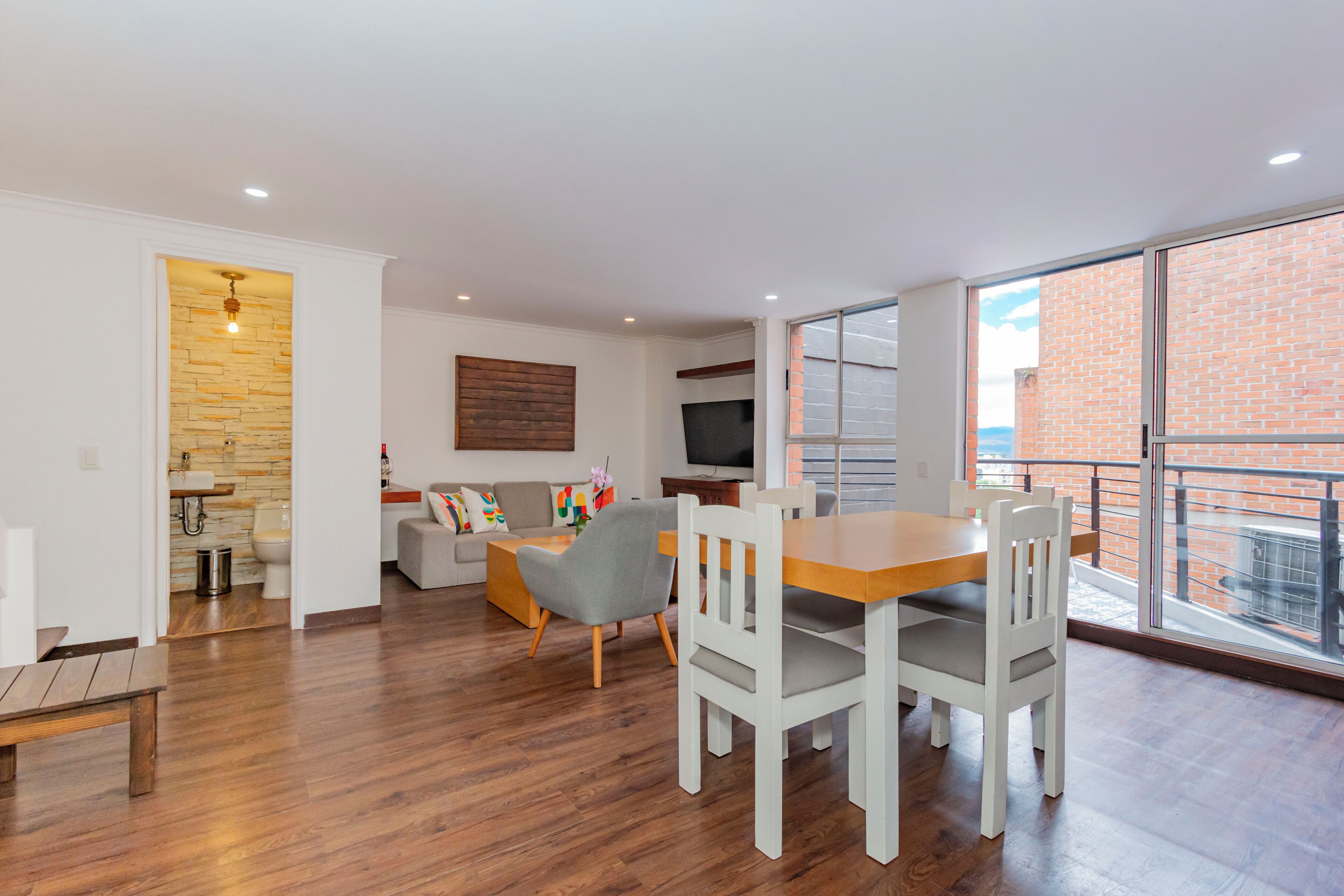 Classic Penthouse | In-room dining