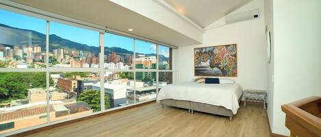 Penthouse | 1 bedroom, in-room safe, desk, laptop workspace