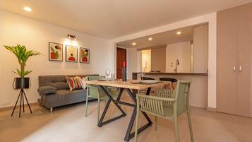 Superior-studio, parveke | Ruokasali