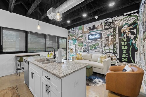 Honky Tonk Hideaway, Nashville Condo