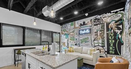 Honky Tonk Hideaway, Nashville Condo