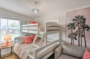 2 bedrooms, iron/ironing board, free WiFi, bed sheets - Peace at the Beach--access to beach via walkway and blocks to drive on entrance (Surfside Beach)