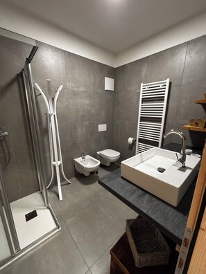 Shower, hair dryer, bidet, towels - The Star of the Dolomites - Pinzolo (Pinzolo)