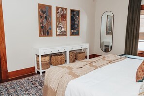 3 slaapkamers, een bureau, een strijkplank/strijkijzer, wifi