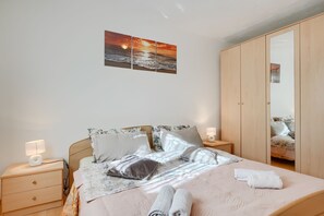 3 Schlafzimmer, Schreibtisch, kostenloses WLAN, Bettwäsche