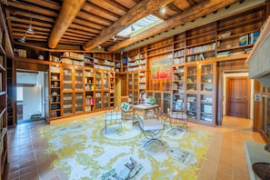 Library - Borgo Savignola (Greve in Chianti)