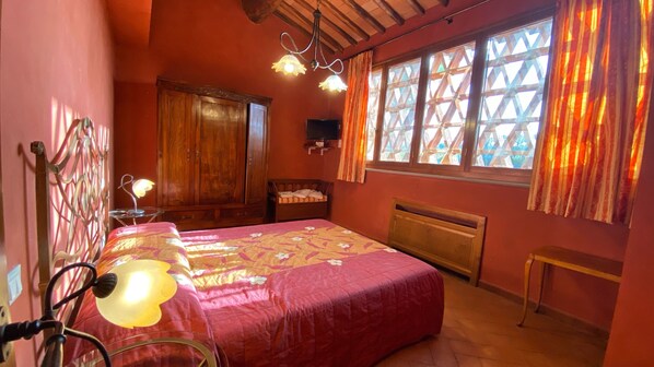 House, Hill View | Free WiFi