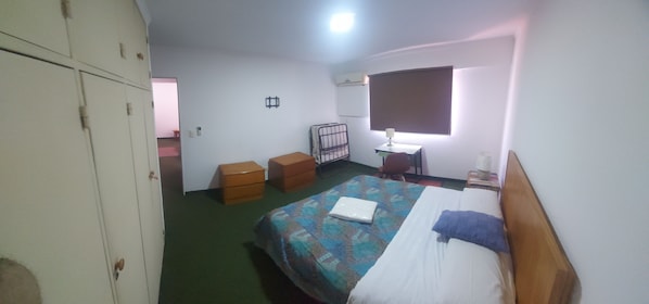 1 sovrum, strykjärn/strykbräda, gratis wi-fi och sängkläder