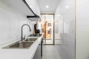 Cookware/dishes/utensils - Executive 2BR Stunning Views ,Golf Simulator & Gym (Nairobi)