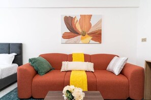 Living area - City views, Cozy studio Kilimani (Nairobi)