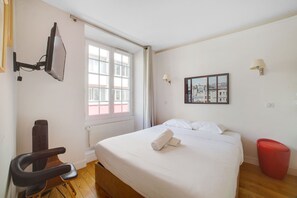 2 bedrooms, iron/ironing board, Internet, bed sheets - Paris Louvre Bourse city center (Paris)