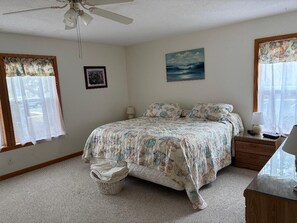 3 bedrooms, in-room safe, iron/ironing board, travel crib